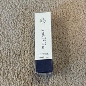 Brand New still wrapped Rejuveniqe Oil Intensive by Monat